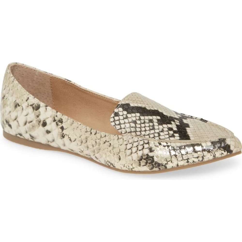 Feather Pointed Toe Flat